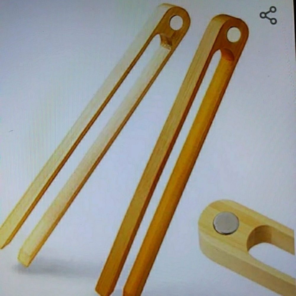 Magnetic bamboo toaster tongs - set of 2